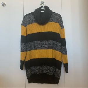Revamped - Extra Small Black, Gold, and Black & White Turtleneck Sweater